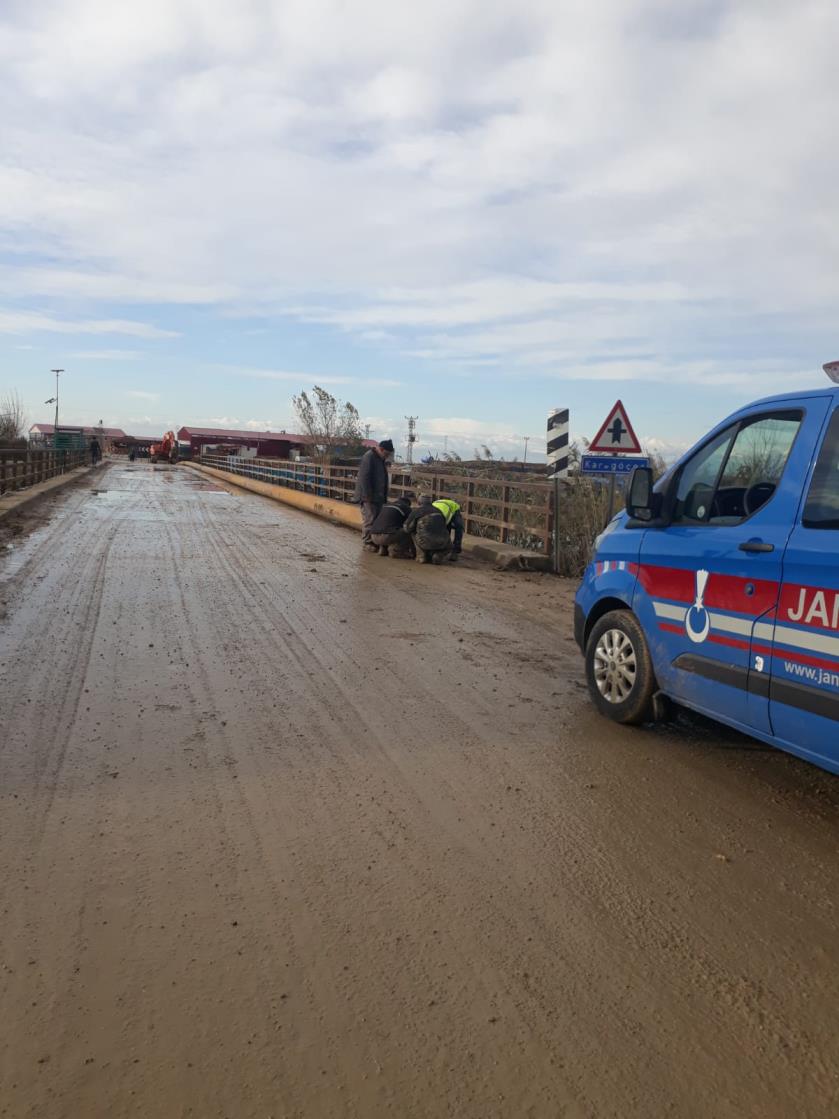 Adana Aski 100 M 400MM Çelik Boru ile  Karayolu Geçişi